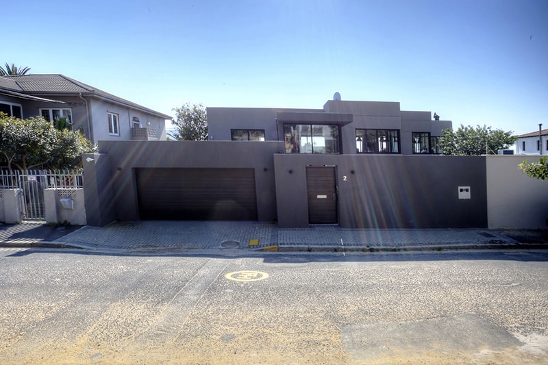 Experience Luxury at VDW House, Oranjezicht 3 Bedroom Home with