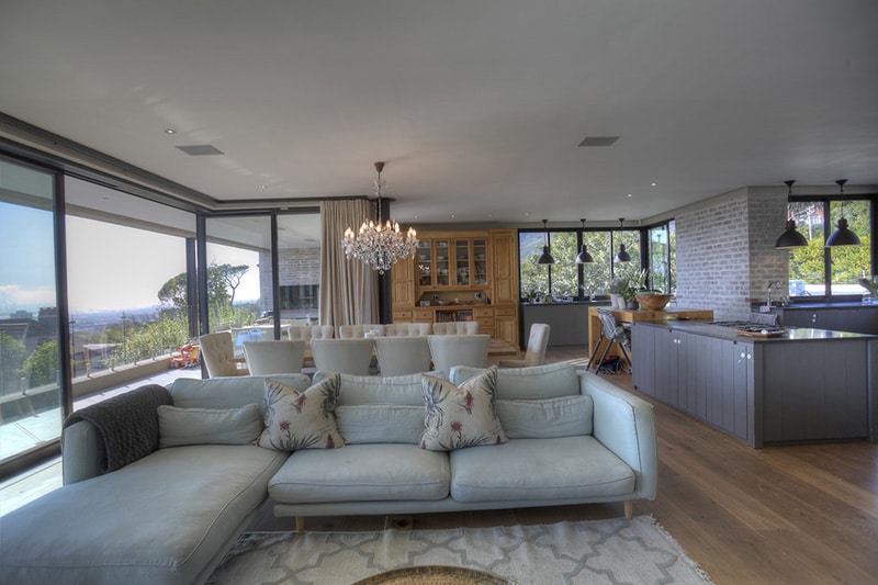 Experience Luxury at VDW House, Oranjezicht 3 Bedroom Home with