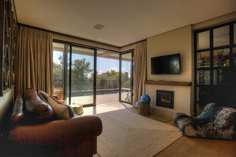 Experience Luxury at VDW House, Oranjezicht 3 Bedroom Home with